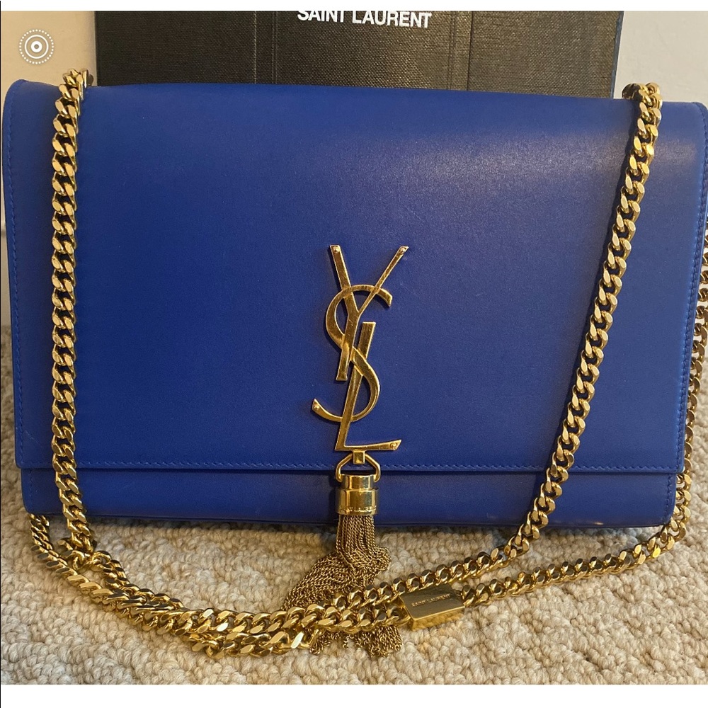 Real YVES SAINT LAURENT
Monogramme S Barca Blue Leather Medium Bag